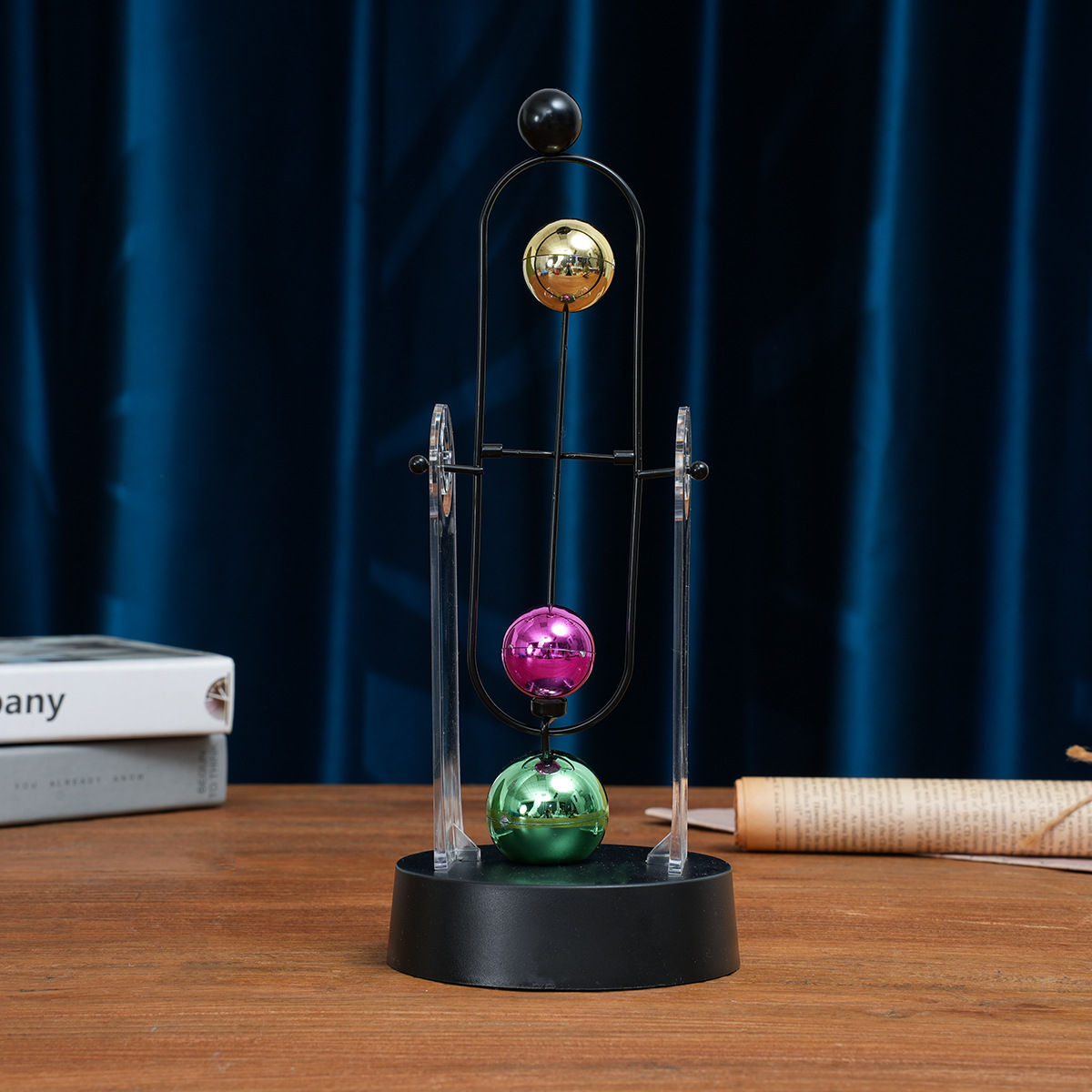 Newton Pendulum Perpetual Moti - Office Furniture Loft recension och pris