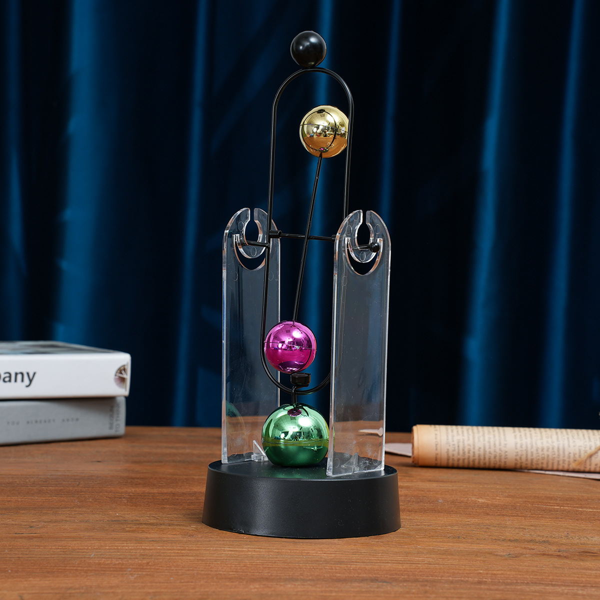 Newton Pendulum Perpetual Moti - Office Furniture Loft recension och pris