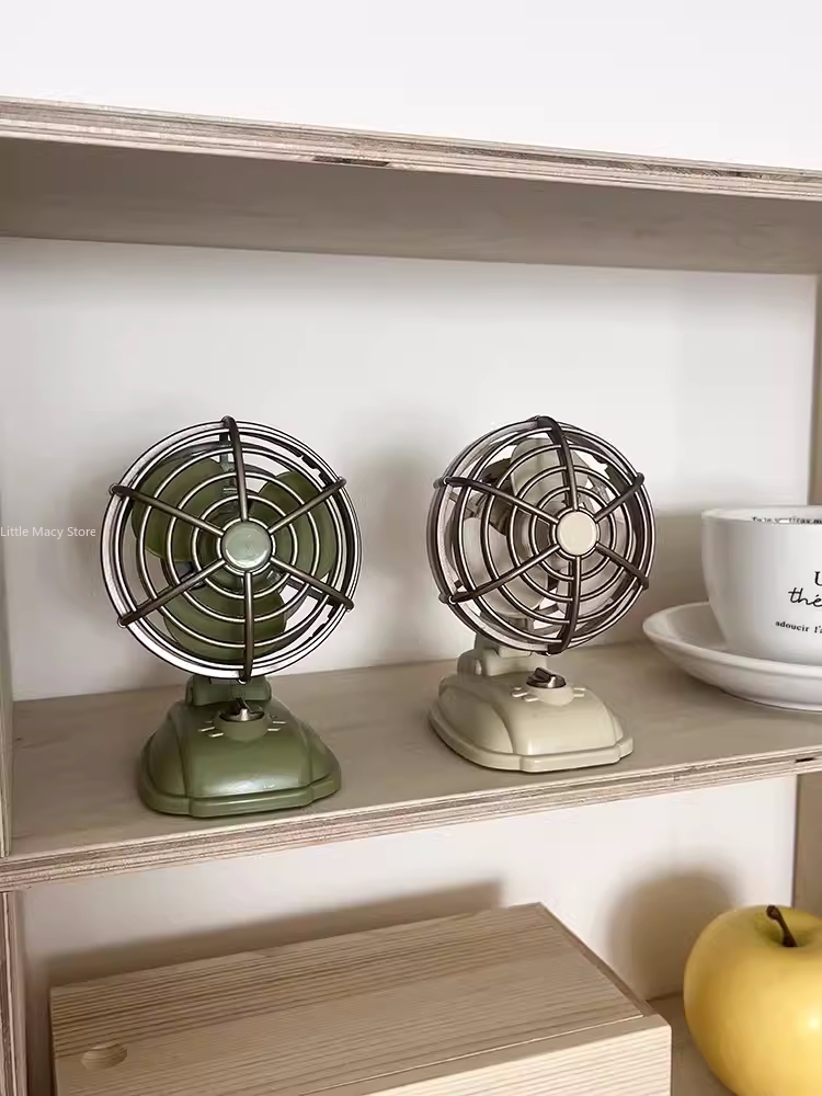 Retro Desktop Small Fan USB Ch - Office Furniture Loft recension och pris